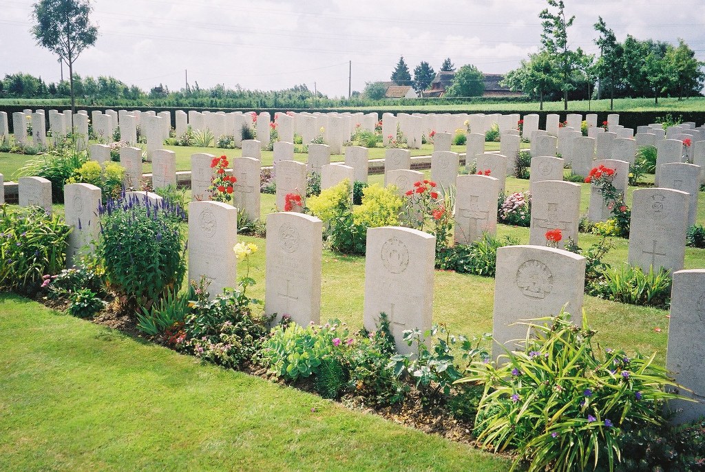 Le Grand Hasard Military Cemetery, Morbecque