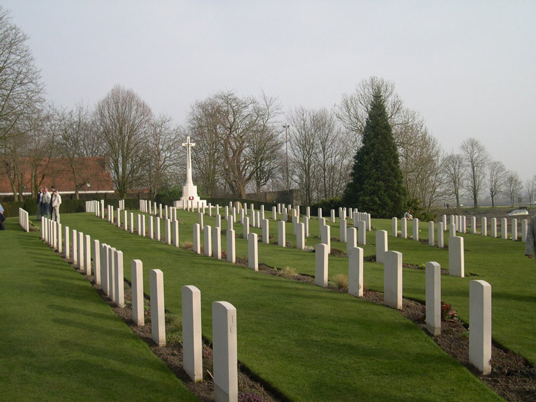 Ramparts Cemetery, Lille Gate